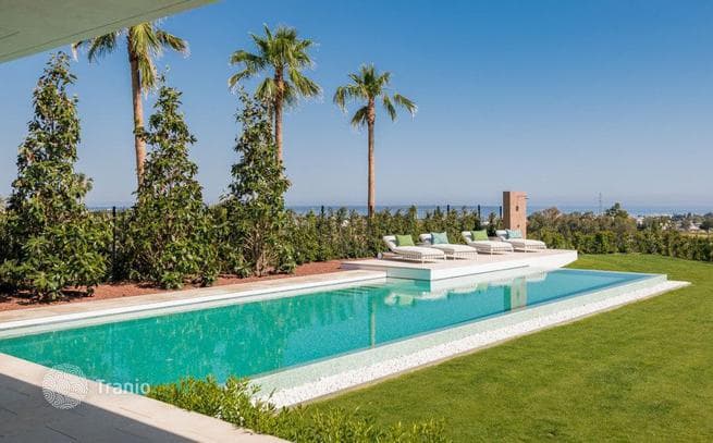 Designer New Villa with Pool and Garden in Malaga, photo 2