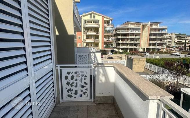 2-Bedroom Duplex Apartment with Terrace in Rome, photo 2