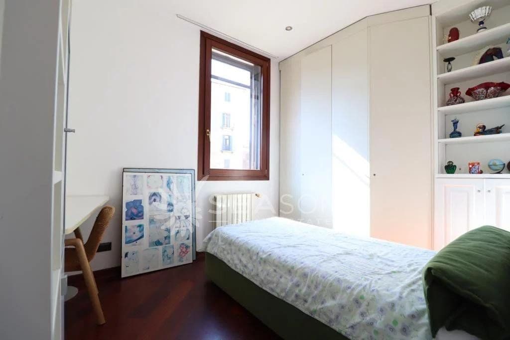 4-Bedroom Apartment in Venice, Italy, photo 5