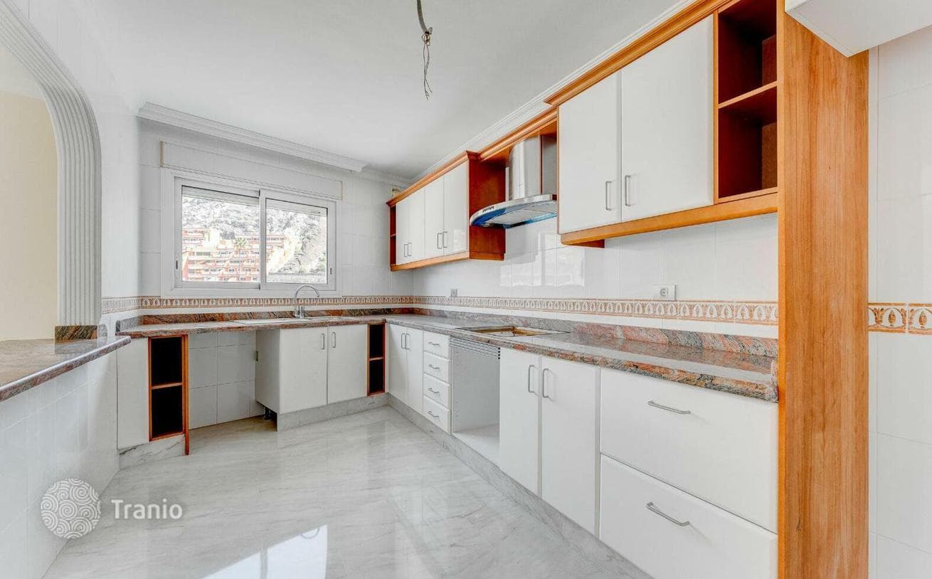 2-Bedroom Penthouse with Roof Terrace in Acantilado de los Gigantes, Tenerife, photo 4