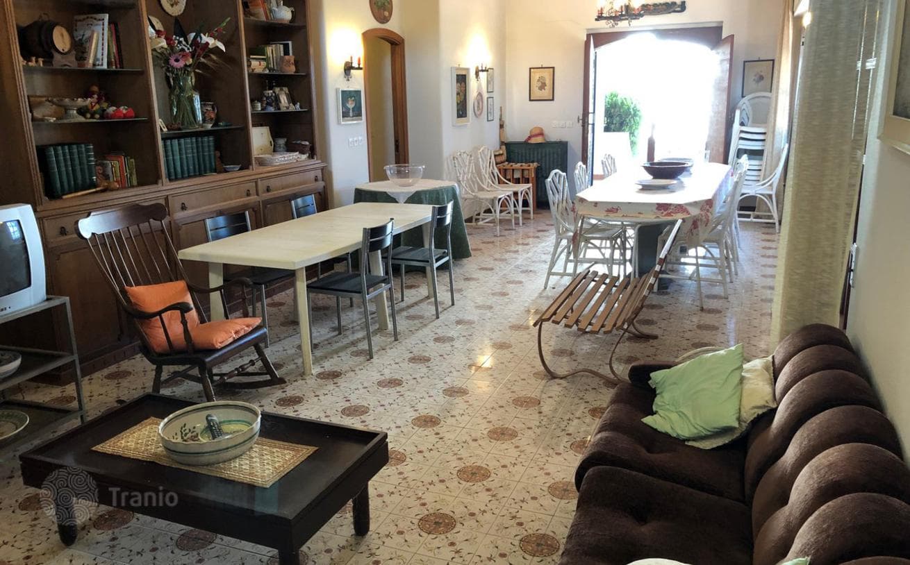 4-Bedroom Villa with Garden, Pool and Garage in Trecastagni, Sicily, photo 3