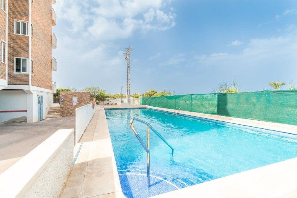 2-Bedroom Apartment in Punta Prima, photo 5