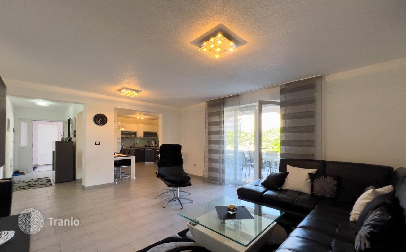 House with Three Units Near Ring Road in Pula