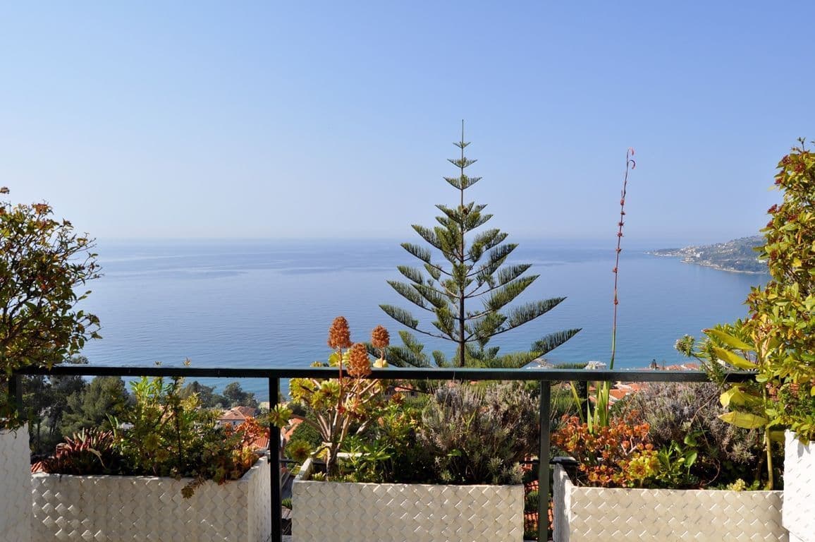 3-Bedroom Penthouse in Ospedaletti, photo 4