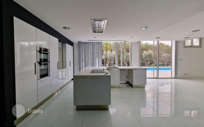 2-Bedroom House with Private Pool in Nicosia, Cyprus, photo 2