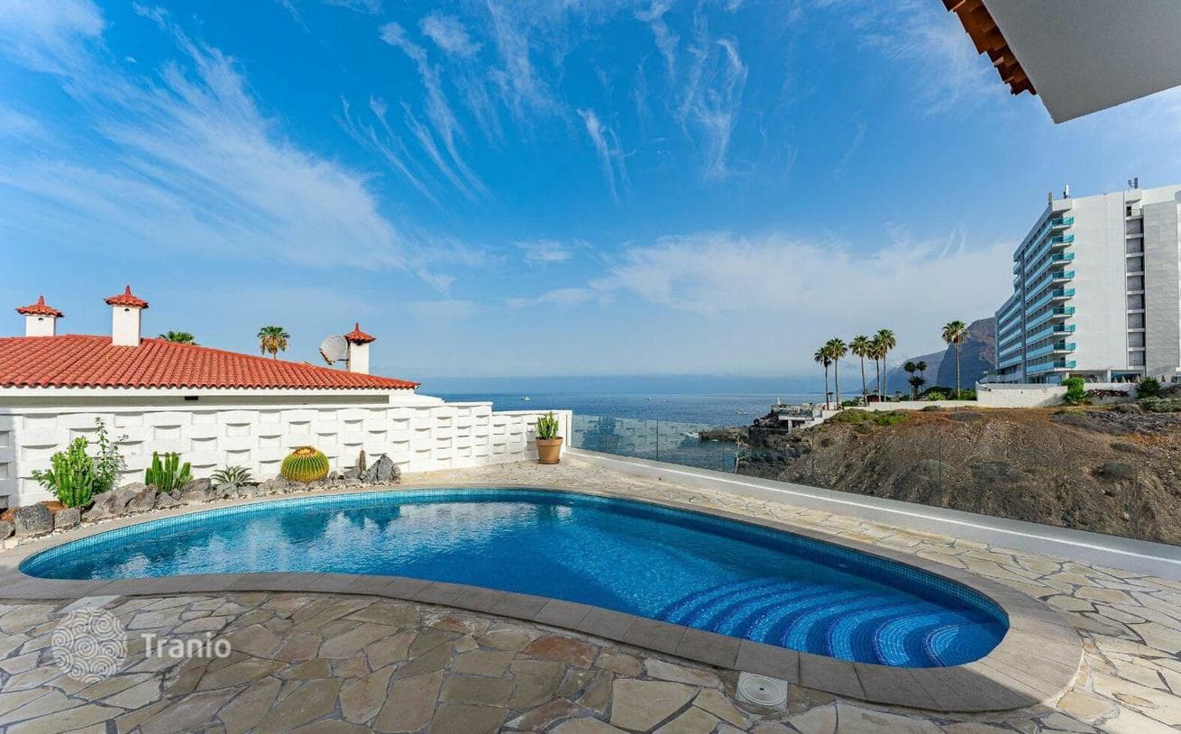 3-Bedroom Villa with Heated Pool and Sea Views in Los Gigantes, Tenerife, photo 2