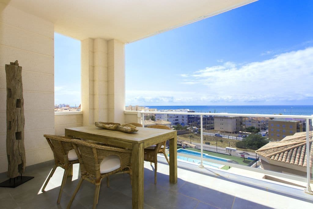 3-Bedroom Apartment in Santa Pola, photo 2