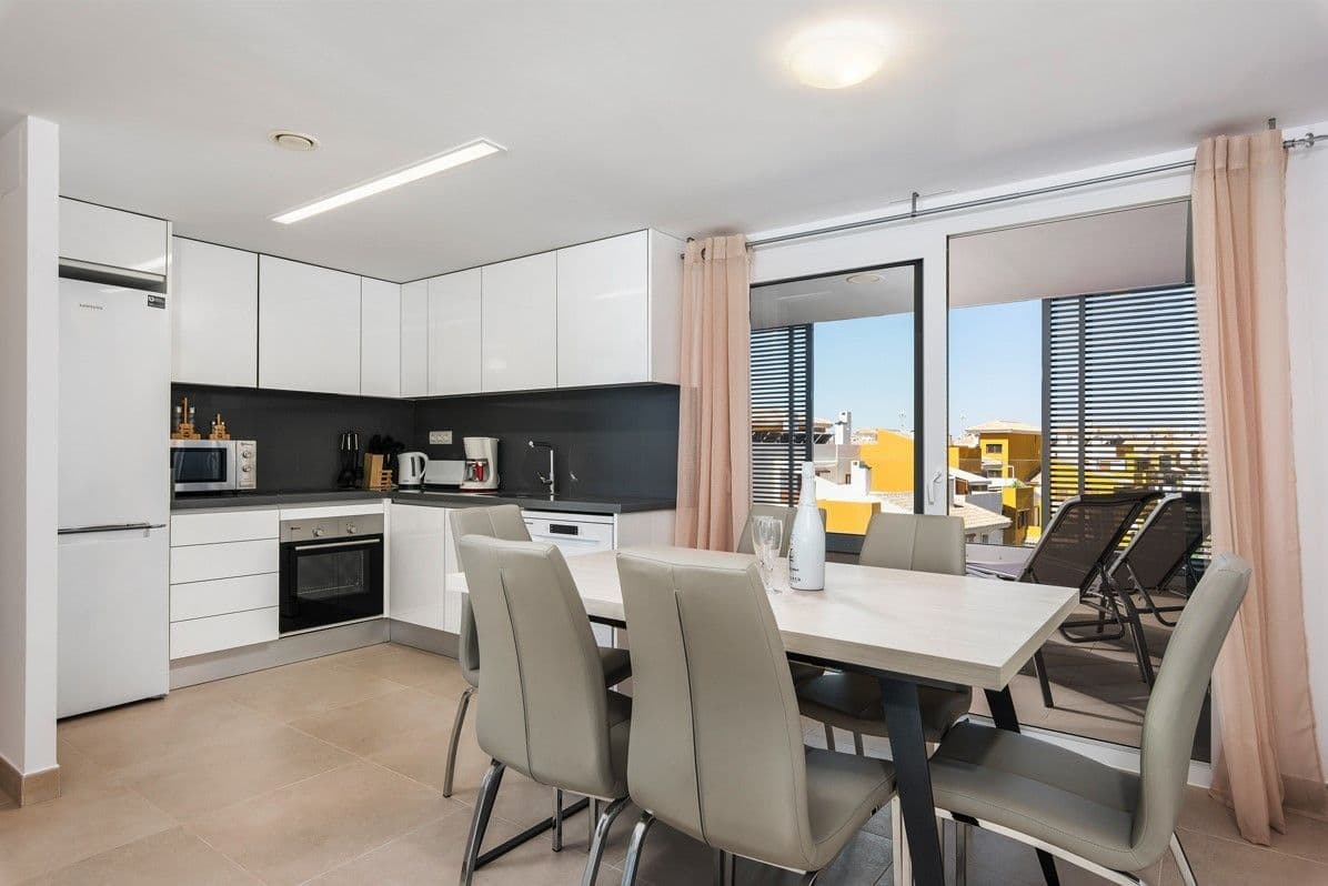 3-Bedroom Apartment in Punta Prima, photo 5