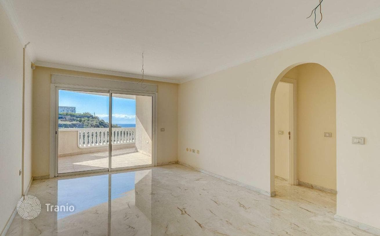2-Bedroom Penthouse with Roof Terrace in Acantilado de los Gigantes, photo 4