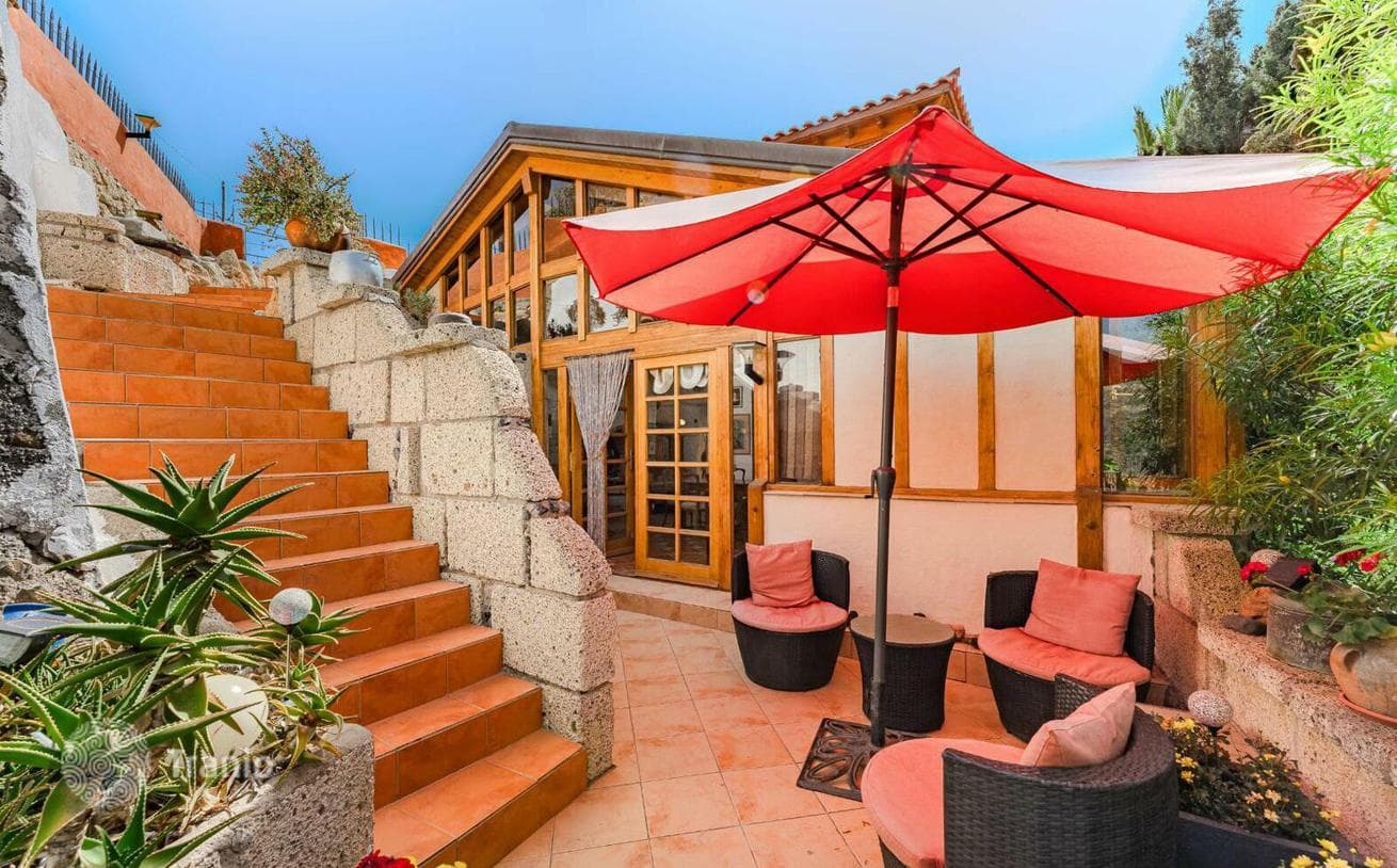3-Bedroom Villa with Landscaped Gardens and 2 Guest Apartments in Villa de Arico, Tenerife, photo 5