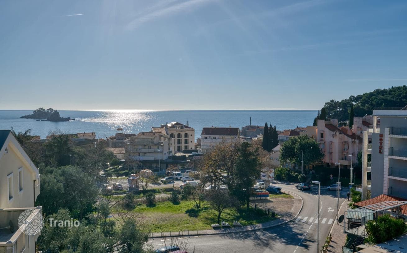 Land Plot with Unfinished House in Petrovac, Montenegro, photo 2