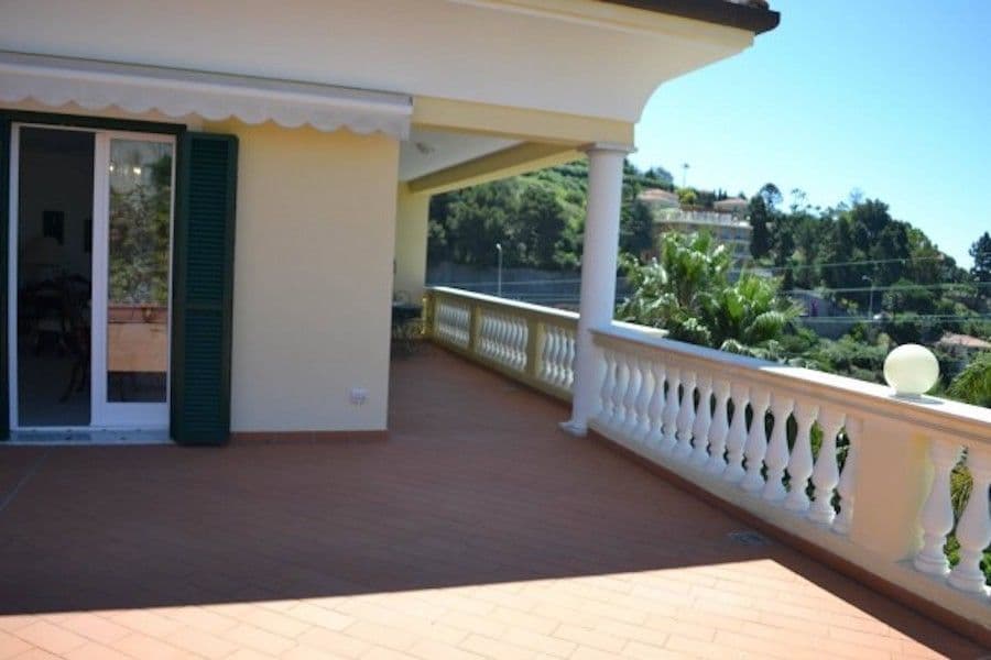2-Bedroom Apartment in Ospedaletti, Italy, photo 5