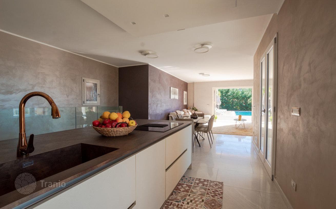 3-Bedroom Modern Villa with Private Pool and Sea View in Bordighera, Liguria, photo 4
