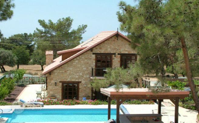 6-Bedroom Villa with Scenic Mountain Views in Limassol, photo 5