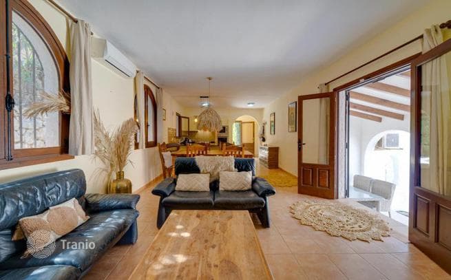 4-Bedroom Villa with Mountain View 400 m from the Sea in Calpe, photo 2