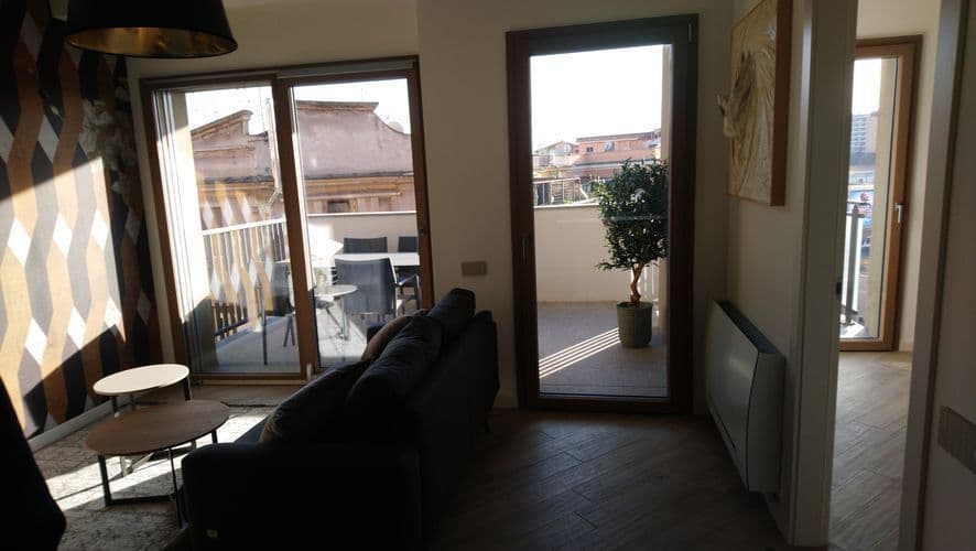2-Bedroom Apartment in Rome, photo 2