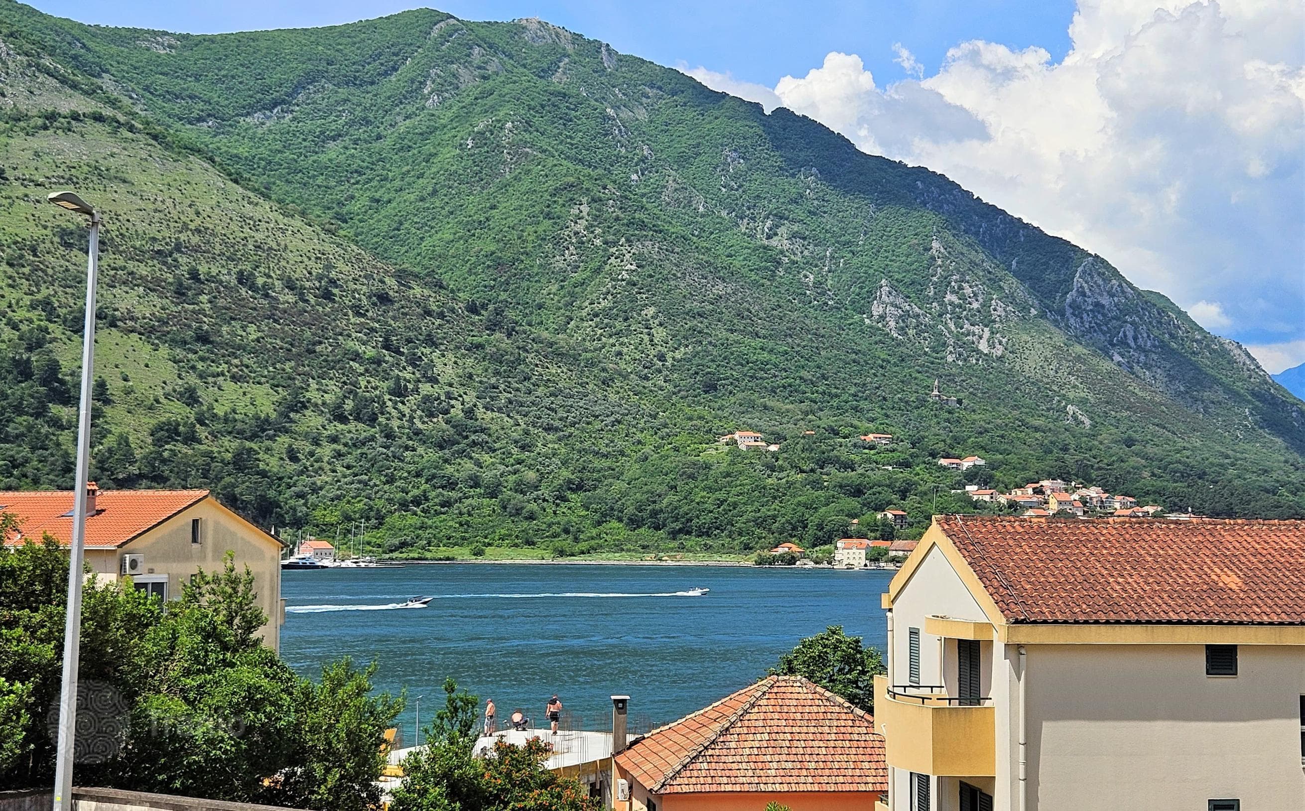 2-Bedroom Apartment with Sea View in Dobrota, Kotor, photo 2