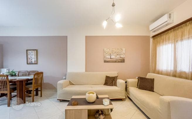 2-Bedroom Apartment with Garden and Parking near the Sea in Peloponnese