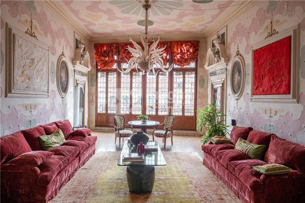 3-Bedroom Apartment in Venice, Italy, photo 4