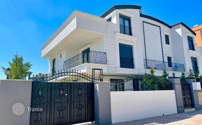 5-Bedroom (5+1) Villa with Private Pool in Antalya