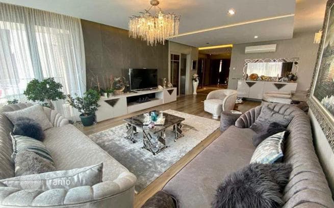 4-Bedroom (4+1) Apartment with Mountain Views in Konyaalti, Antalya