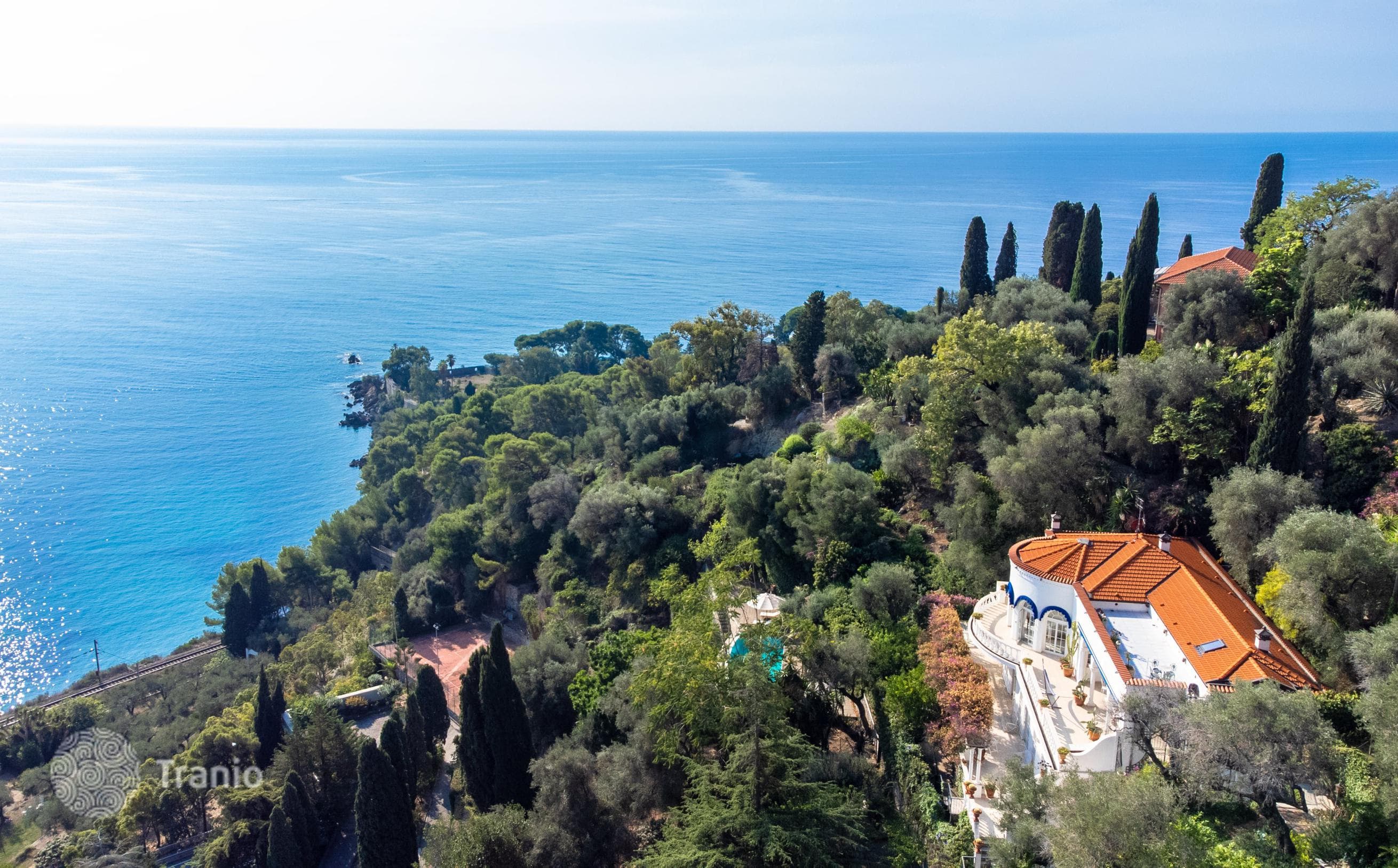 Villa with Panoramic Sea View, Private Pool and Beach Access in La Mortola, Liguria, photo 5