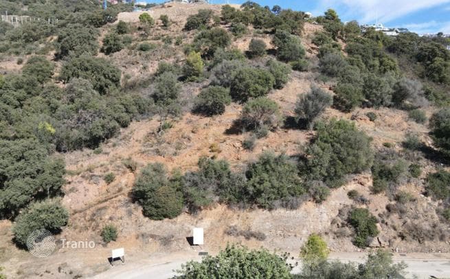 Land Plot with Sea and Mountain Views in Los Altos de los Monteros, Marbella, photo 3
