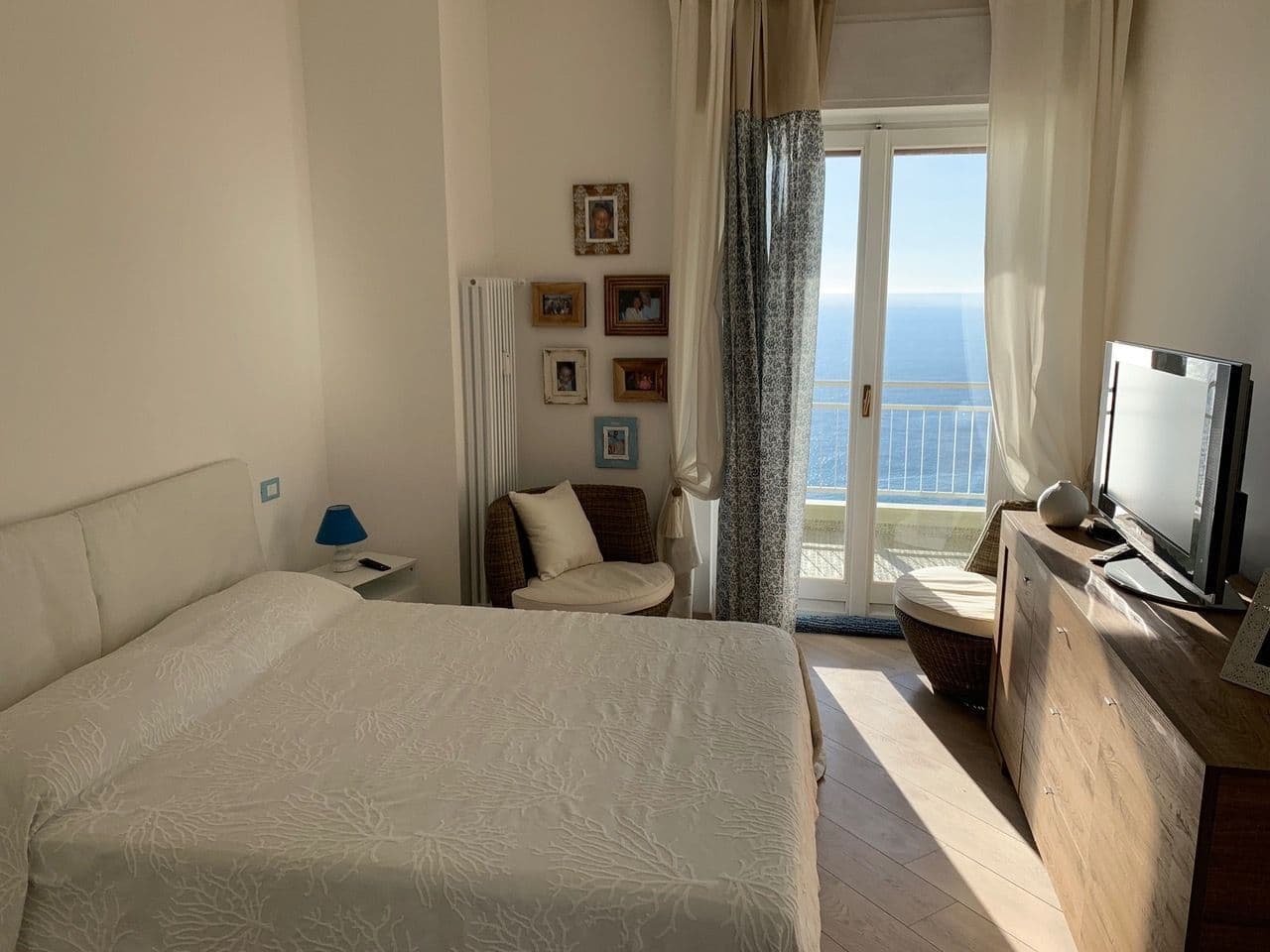 2-Bedroom Apartment in Ospedaletti, photo 3