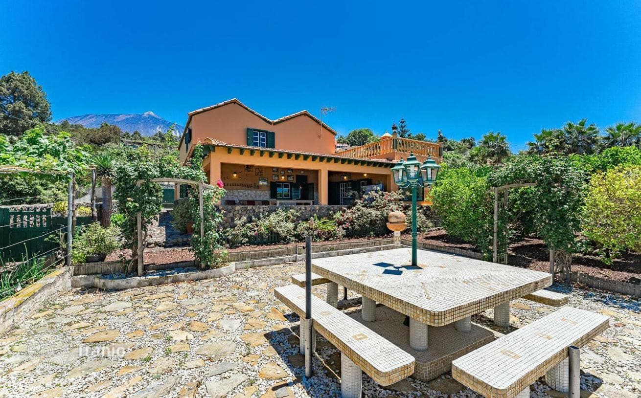 4-Bedroom Villa with Heated Pool and Garden in Icod de los Vinos, Tenerife, photo 5