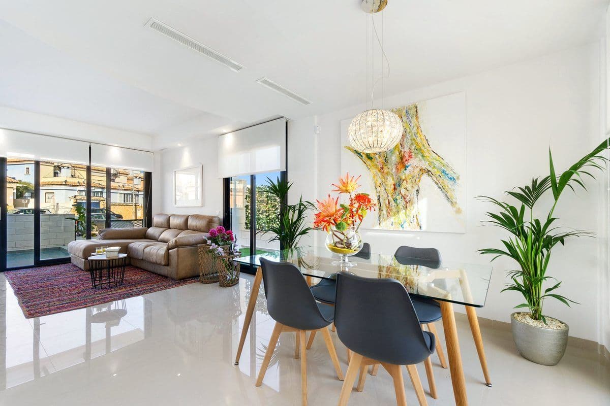 3-Bedroom Townhouse in Villamartin, photo 5