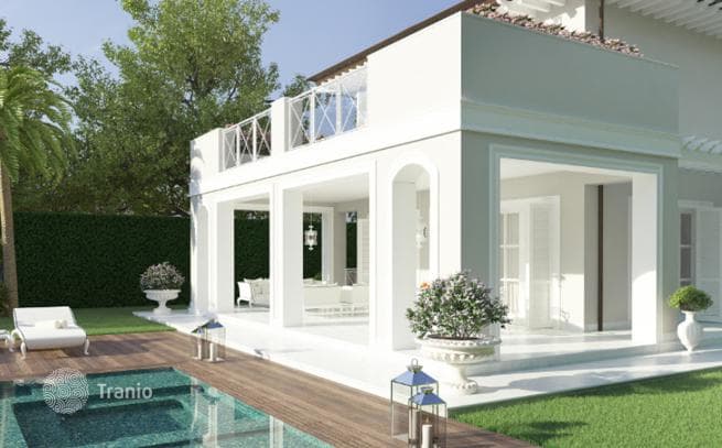 New Villa with Private Pool 500 m from the Sea in Forte dei Marmi