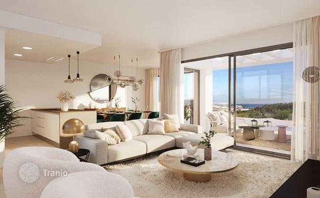 Penthouse Apartments with Large Terrace 600 m from the Beach in Estepona