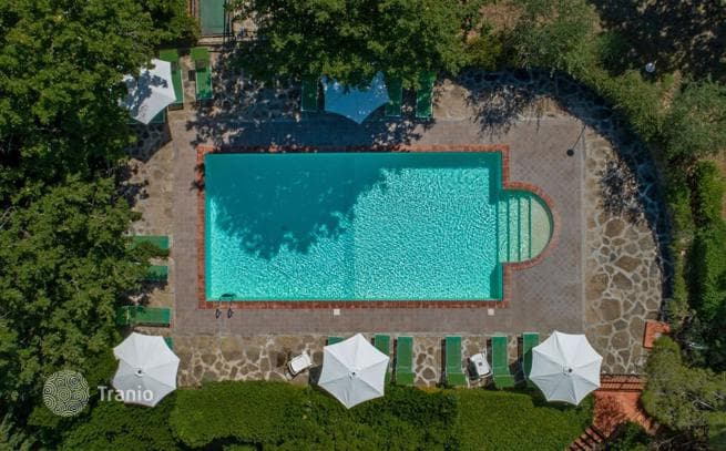 8-Bedroom Farm in Bucine, Italy, photo 4