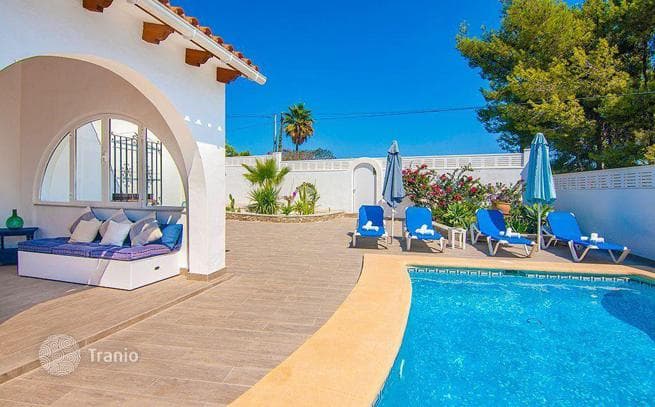 3-Bedroom Seafront Villa with Terrace in Calpe, Spain, photo 3