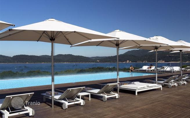 1-Bedroom Apartment in Aparthotel with Private Marina in Setubal
