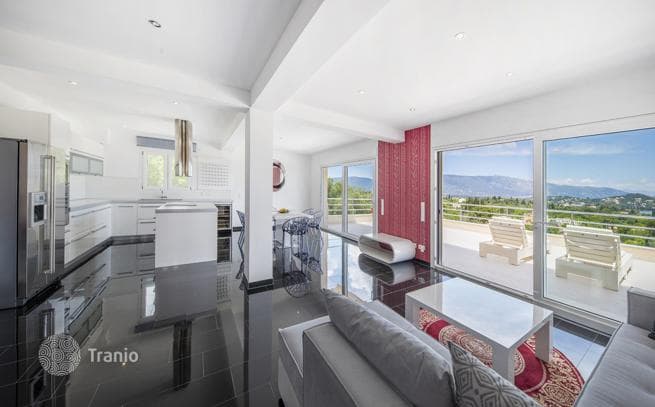 3-Bedroom Villa with Private Pool in Gouvia, Corfu