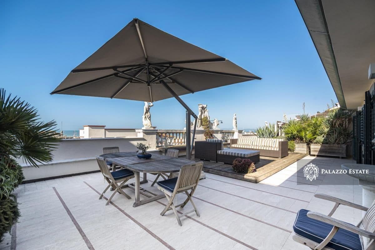 4-Bedroom Apartment in Viareggio