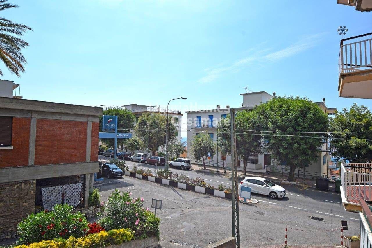 2-Bedroom Apartment in Ospedaletti, photo 3