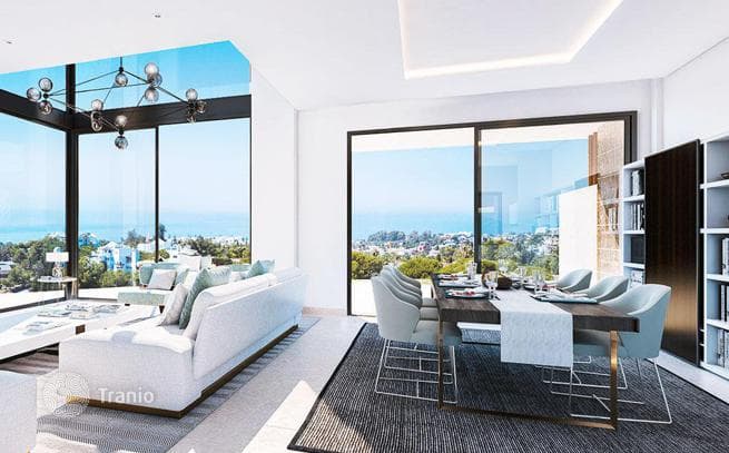 Luxury Townhouse with Private Pool and Sea View in Marbella