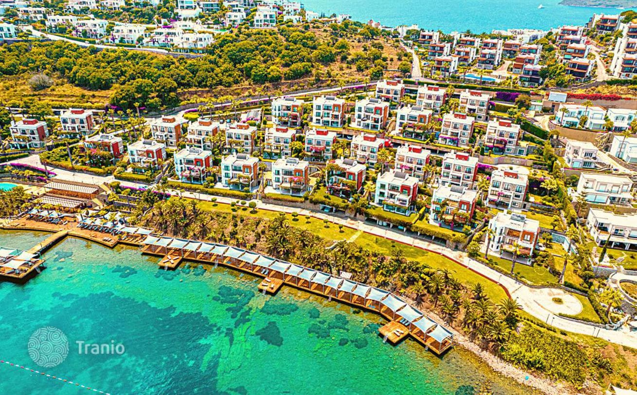 3-Bedroom Beachfront Apartment with Private Beach in Bodrum, photo 2