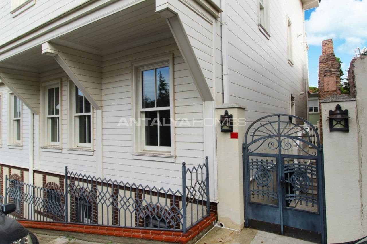 11-Bedroom Apartment in Sariyer, Istanbul, photo 5