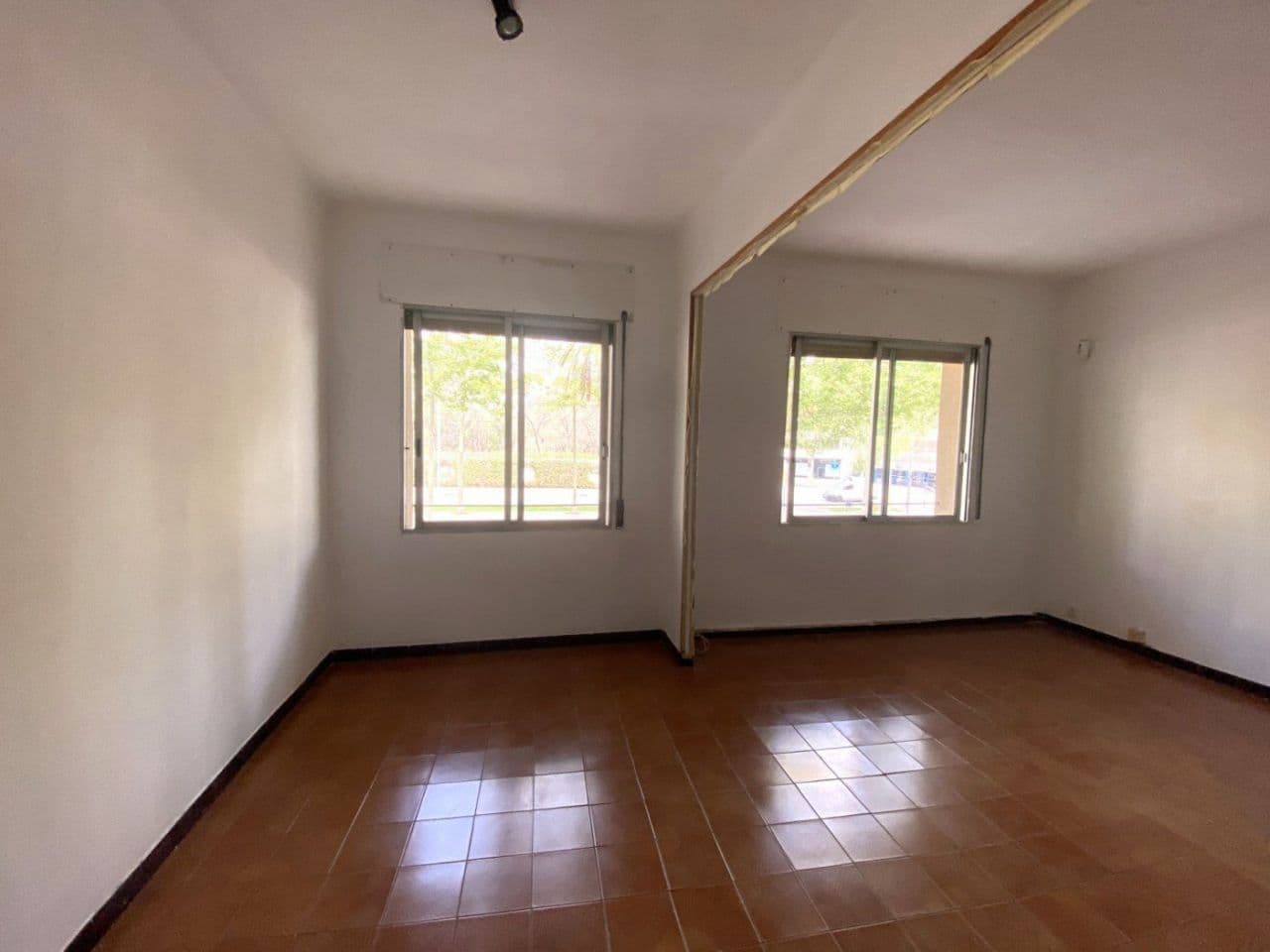 2-Bedroom Apartment in Barcelona, photo 3