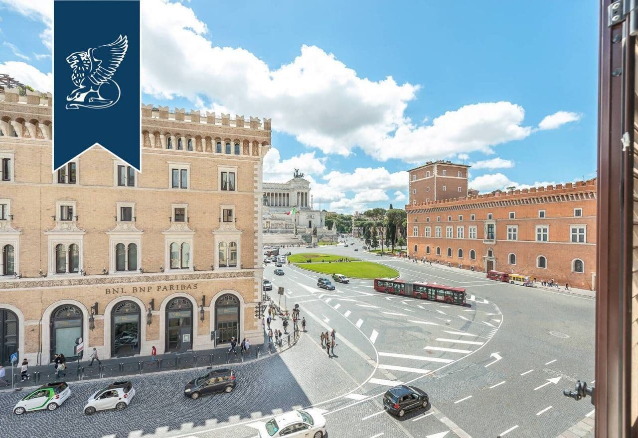 2-Bedroom Apartment in Rome, photo 2