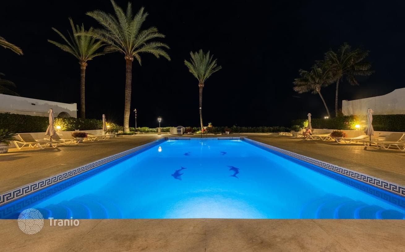 Таунхаус на продажу в Oasis de Marbella, Золотая Миля
