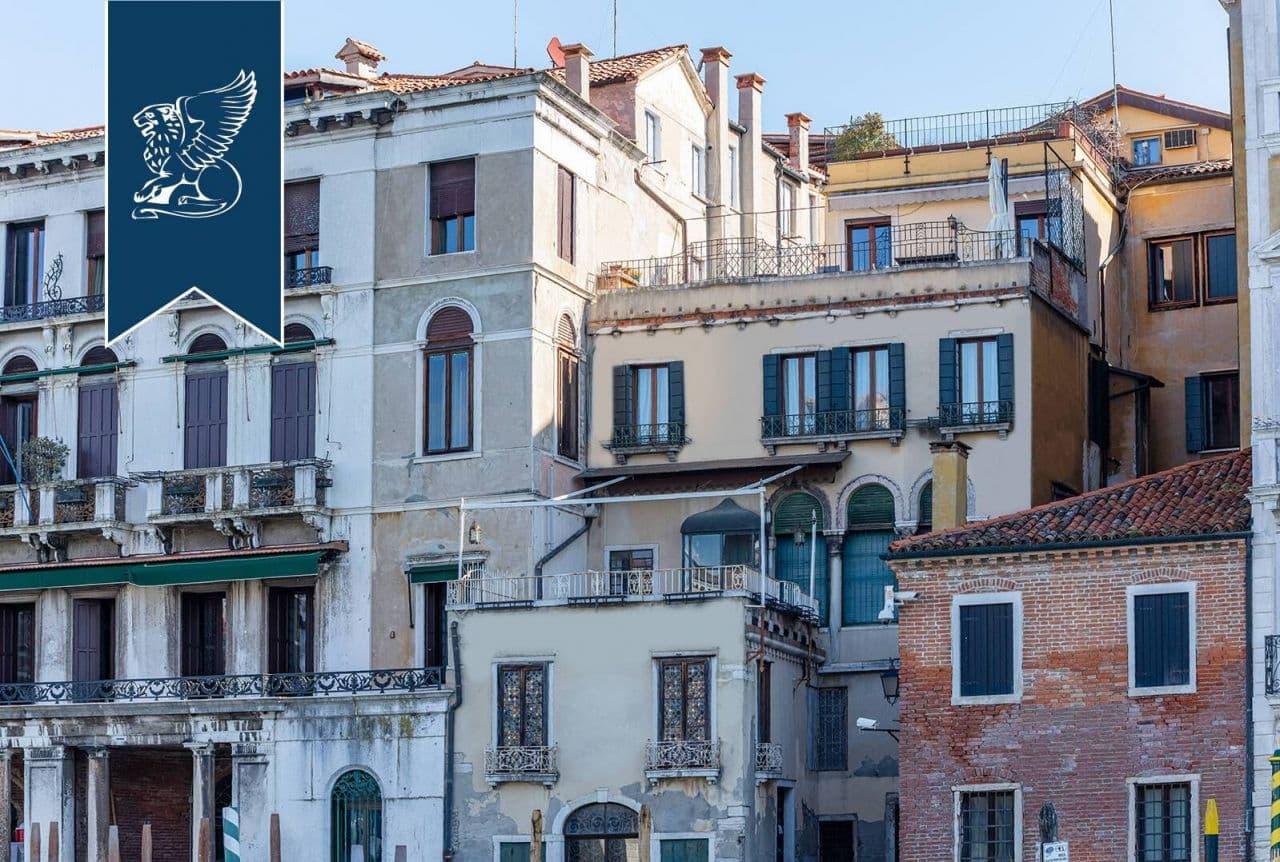 2-Bedroom Apartment in Venice, Italy, photo 5