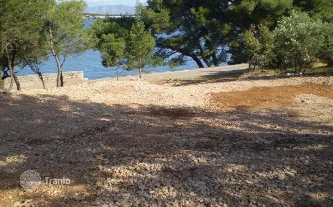 Земельный участок на первой линии у моря, Хвар, Хорватия
