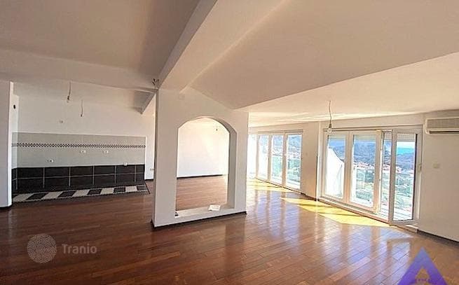 2-Bedroom Apartment with Sea View in Petrovac, photo 3