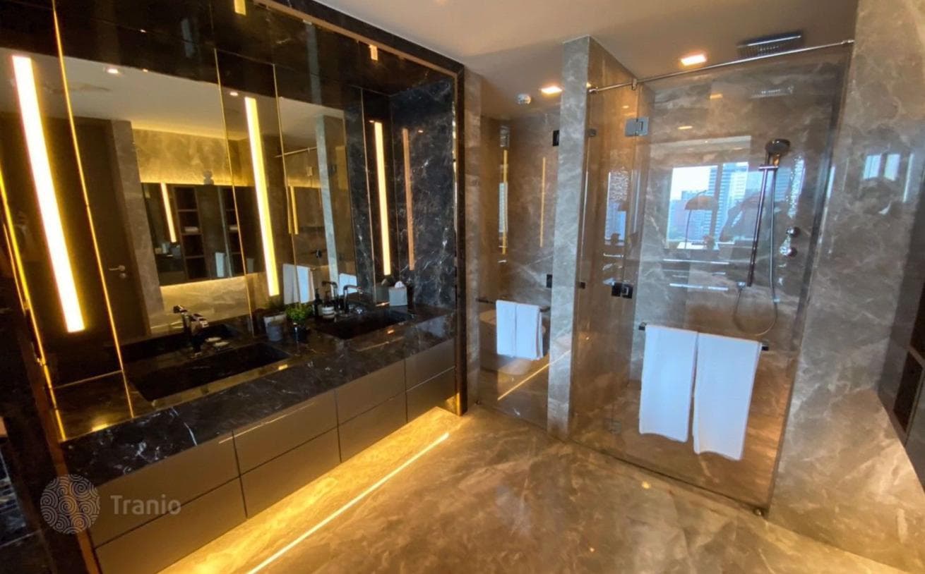 2-Bedroom Condo in Pathum Wan, Bangkok, photo 3