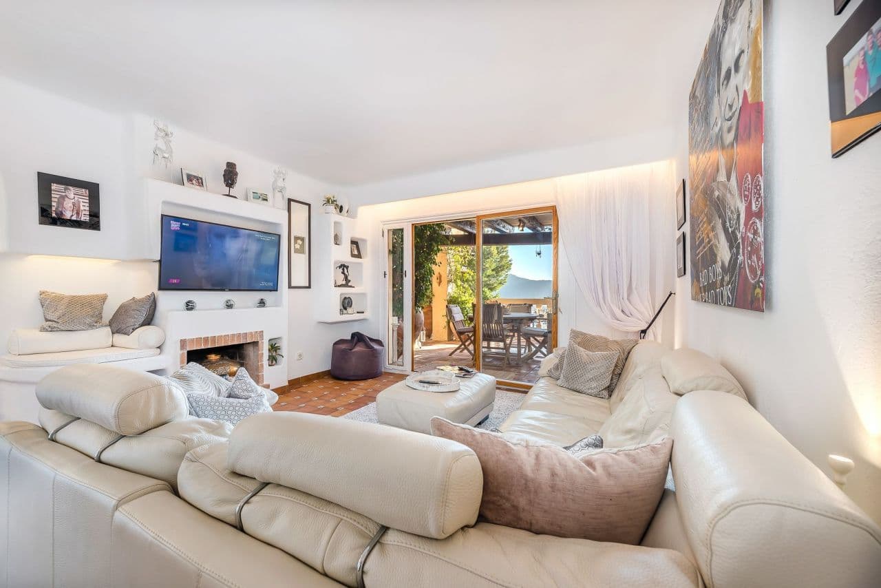 3-Bedroom Apartment in Andratx, photo 4