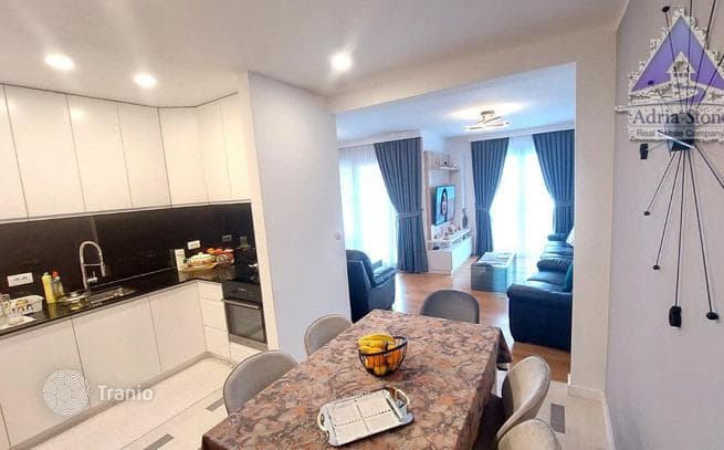 2-Bedroom Apartment 200 m from the Sea in Tivat, photo 2